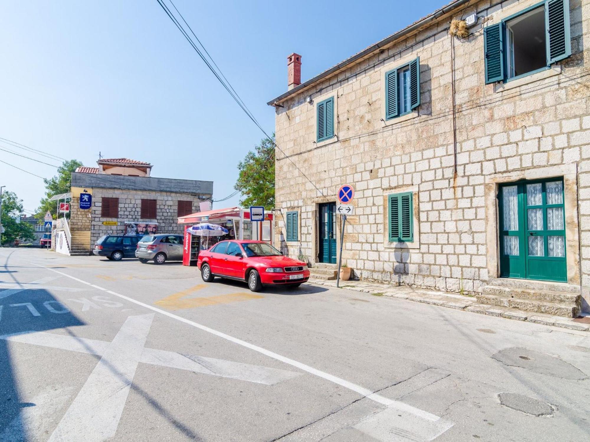 Stone House "Dimato" - Four Bedroom Holiday Home With Terrace 그루다 외부 사진